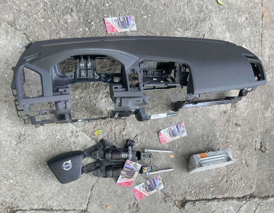 Volvo XC60 plansa de bord - kit airbag volan / pasager - set centuri