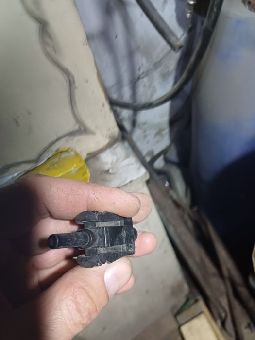 Бензанасос мерседес 190