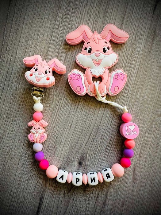 Клипс за биберон с гризалка