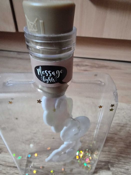 Sticluta de decor cu ghirlanda