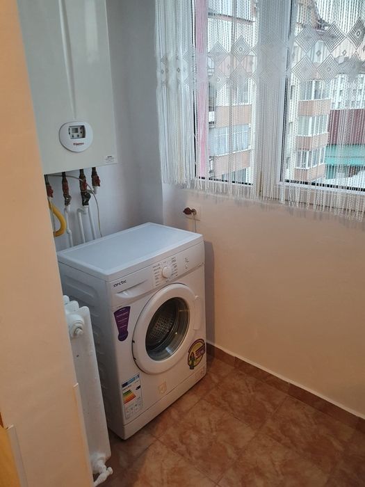 Inchiriez apartament 2 camere, Et.3, Zona Sens