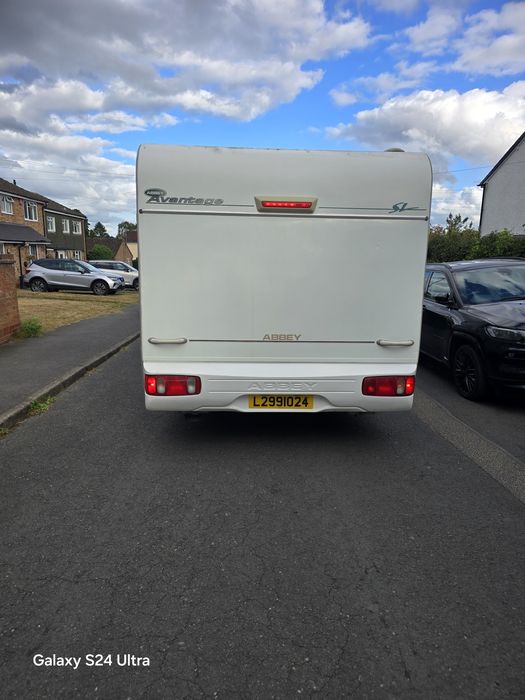 Rulota 2004 Swift Abbey, caravana 6 berthi, motor mover