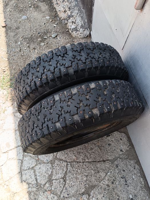 Продам 2 шины R13