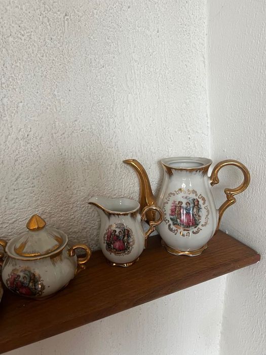 Красив старинен  сервиз за кафе
