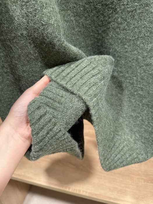 Свитер зеленый размер М