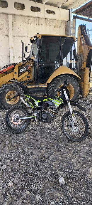 Мотоцикл эндуро zuumav