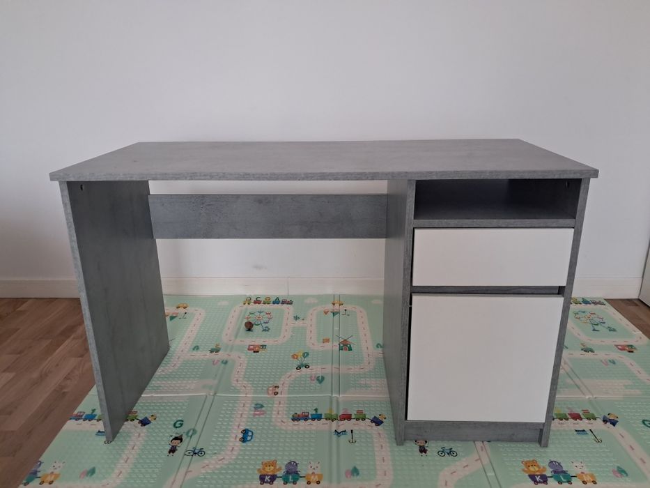 Birou Jysk gri cu alb