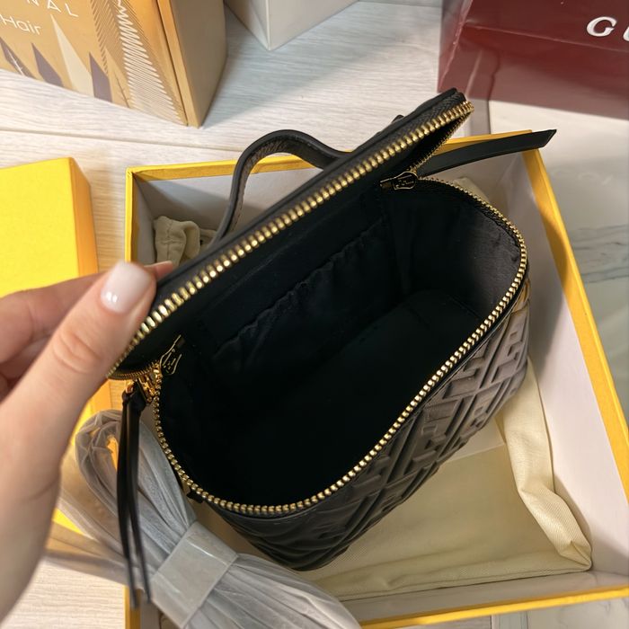 Fendi Vanity чанта