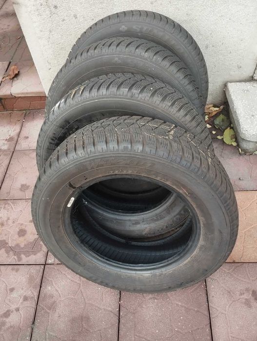 Vand cauciucuri de iarna noi