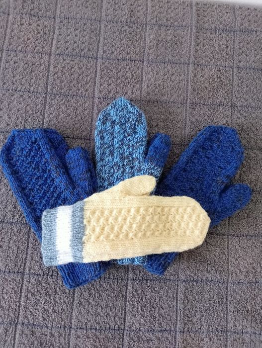 Продам носки,  варежки