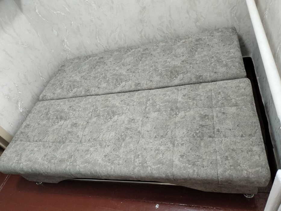 Тахта 1.90*1.40 в хорошем состоянии