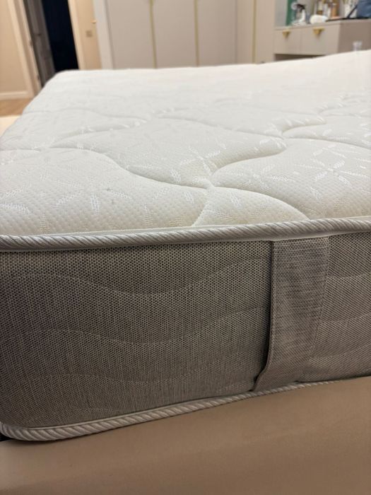 Продам матрас в отличном состоянии