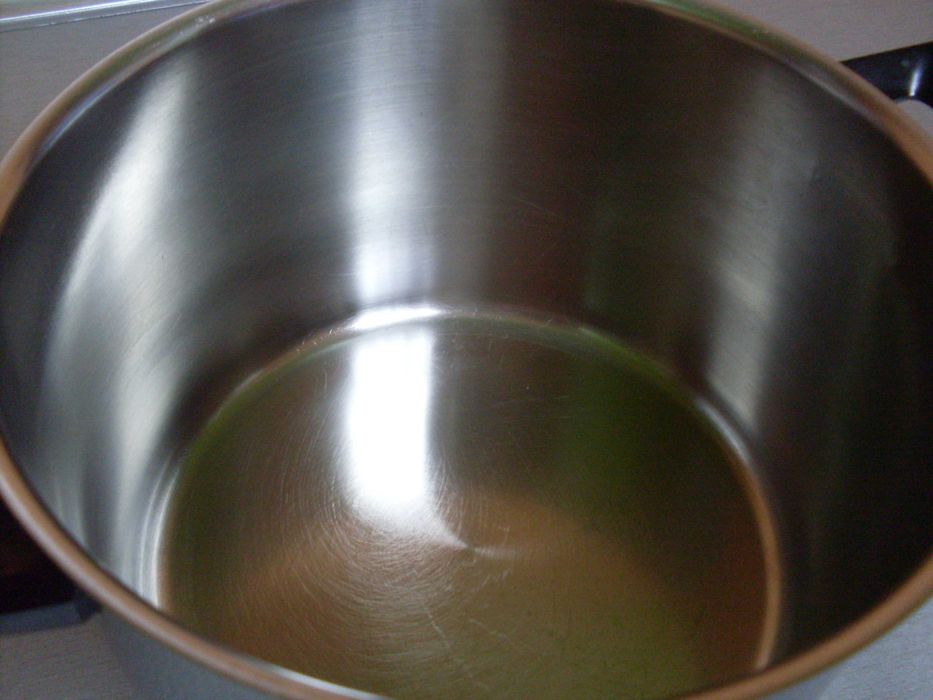 Тенджера за фондю.