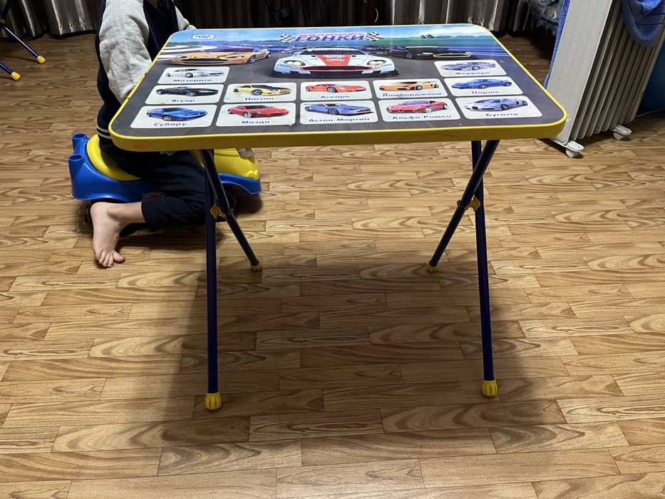 Детский стол/парта