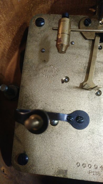 Антикварные настенные часы 1915