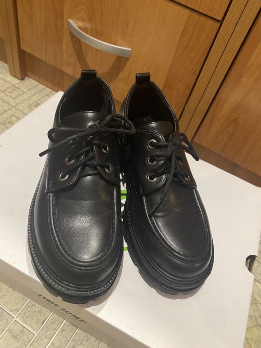 Продам лоферы 33 размер