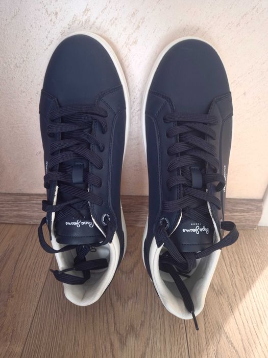 Нови мъжки обувки