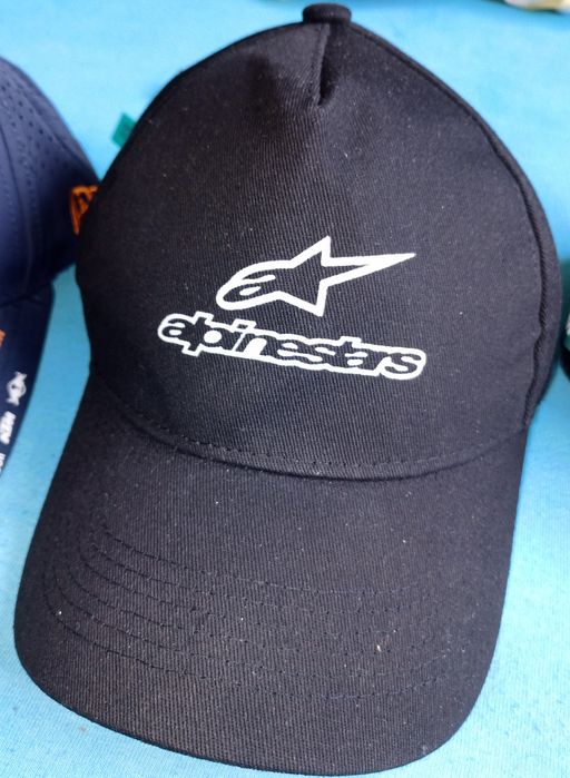 Шапки с права козирка и крива козиркаFOX, Kawasaki, KTM Alpinestars, H