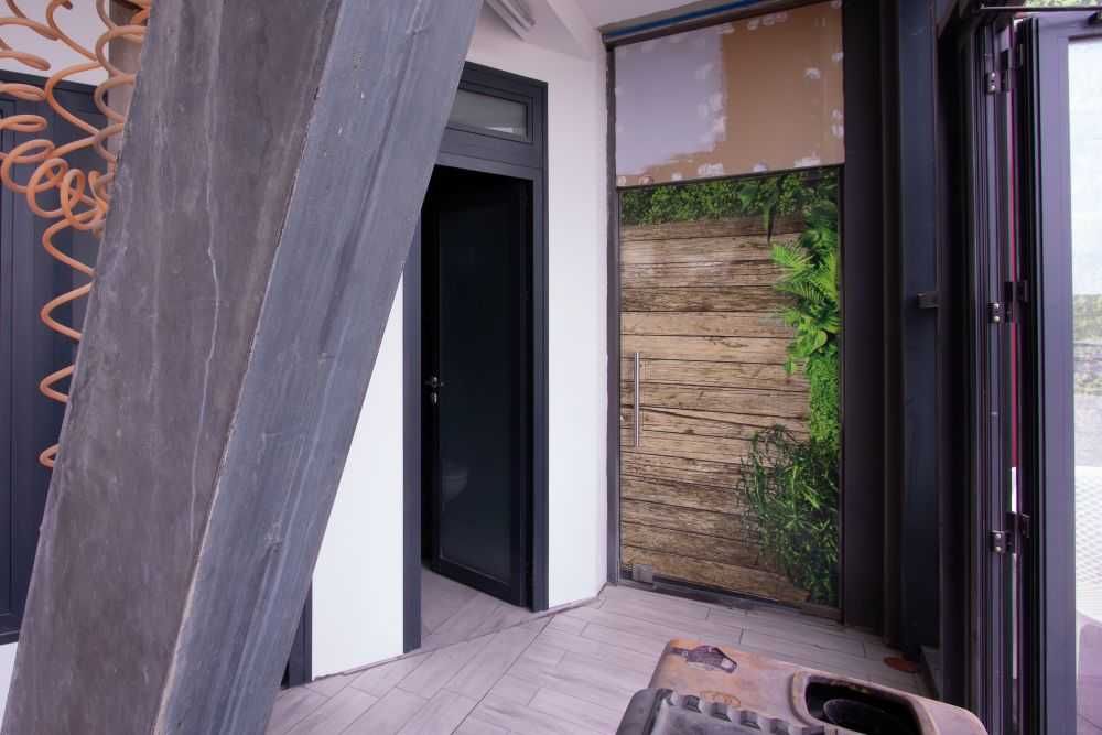 Дава се под наем Промишлена сграда в Хасково, Болярово - 110 кв.м за 765 € - Снимка #1