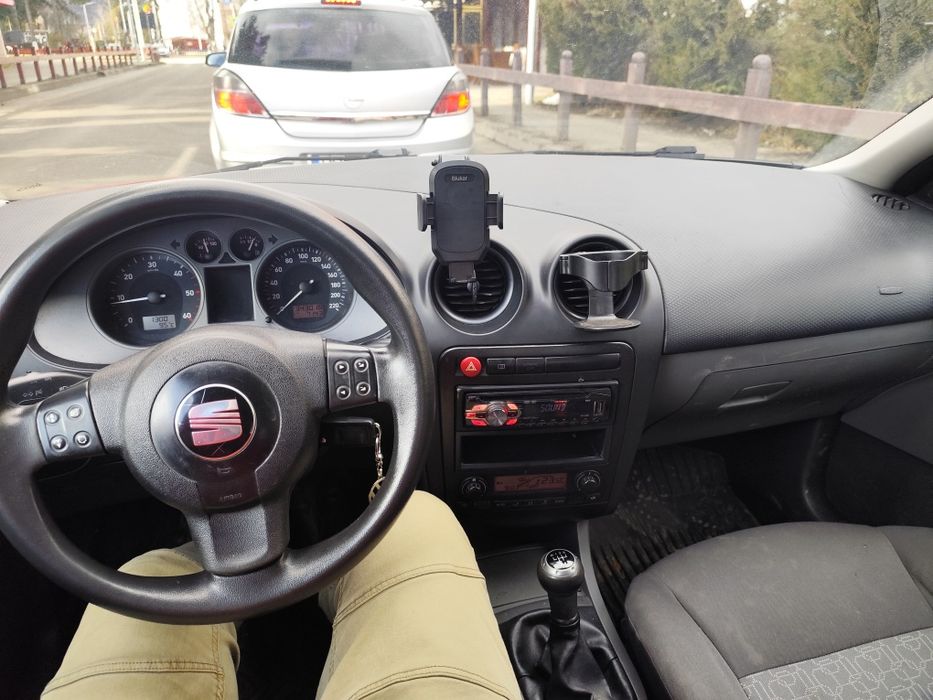 Vând sau schimb Seat Ibiza