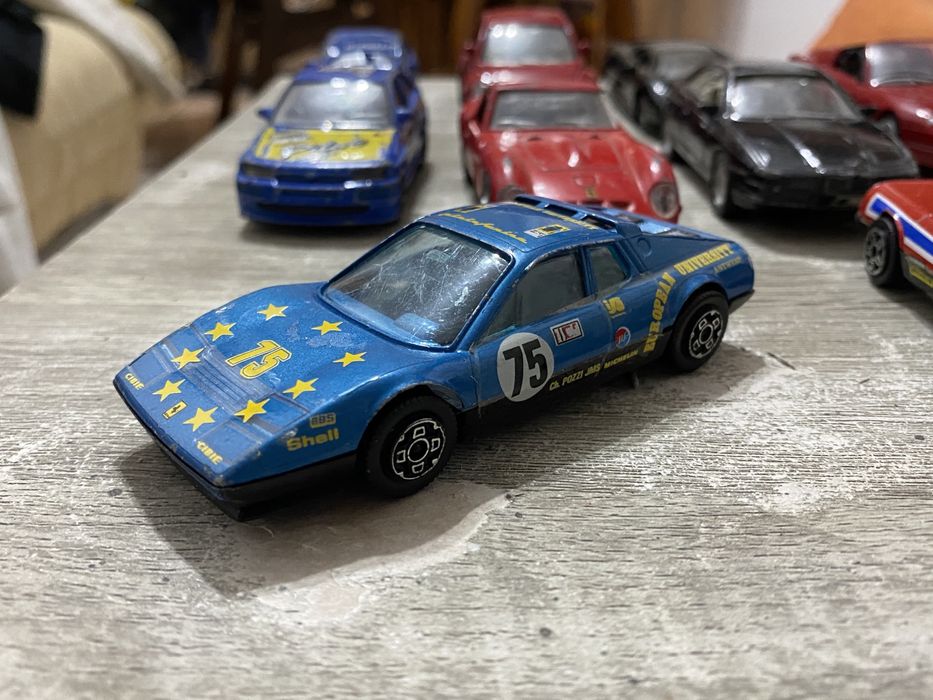 Метални колички Burago Italia/Maisto 1:43