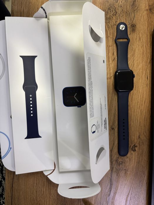 Apple iwatch 6 44mm в идеальном состоянии