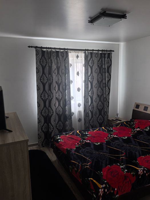 Vând apartament 3camere Rovinari 0/7/6/8/1/6/2/0/5/8