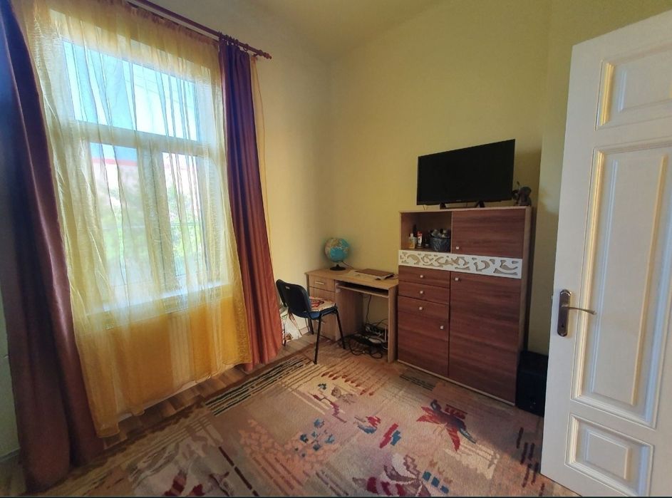ÎNCHIRIEZ CASĂ 3 CAMERE ÎN ZONĂ CENTRALĂ
Nu accept animale de companie