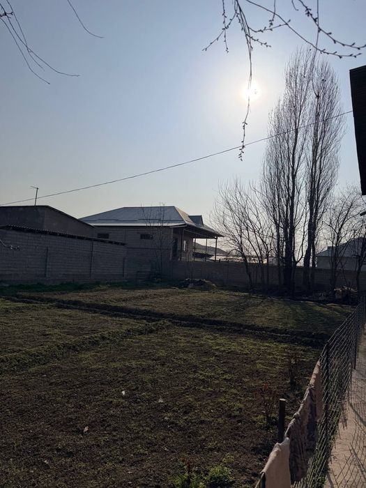 Yer sotiladi 6 sotix 11.000$ Dan sotixi