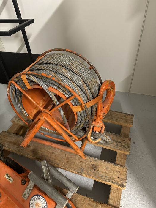 Troliu/ Capistan/ macara