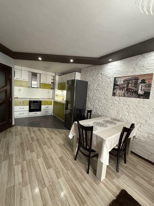 Дава се под наем Двустаен апартамент в Пловдив, Кючук Париж - 79 кв.м за 375 € - Снимка #1