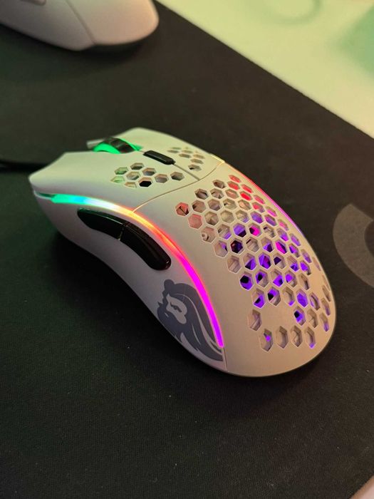 Геймърска мишка Glorious Model - minus мат бяла