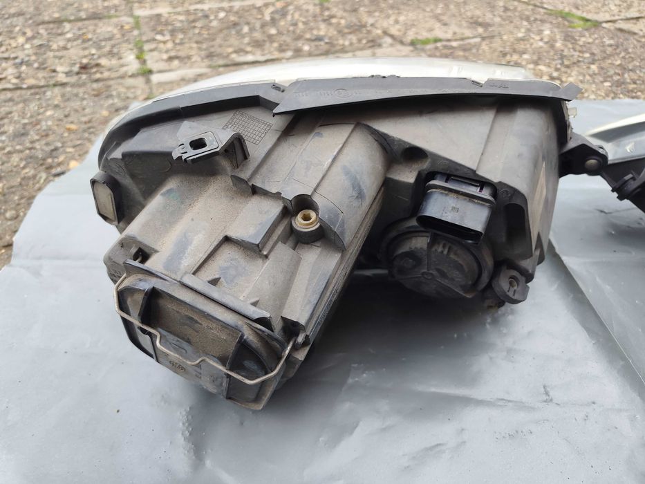 Фарове VW Eos Десен Волан