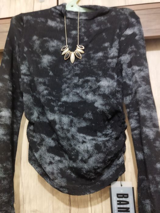 Продаю кофточки нарядные женские