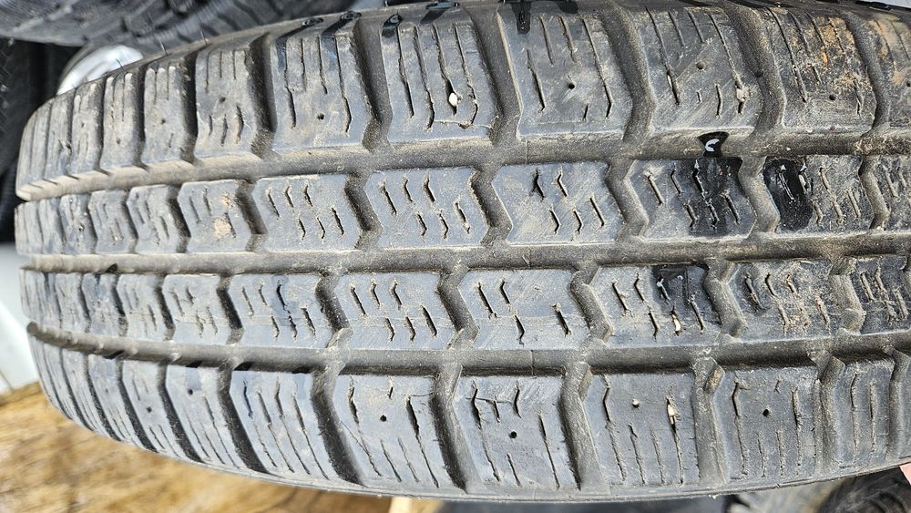 4бр гуми 205 75 16С сава