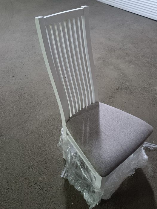 Стул белый состояние хорошее