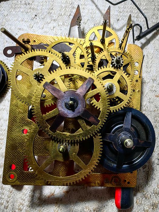 ceas de perete FRANZ HERMLE,cu greutati,cu sirene sculptate