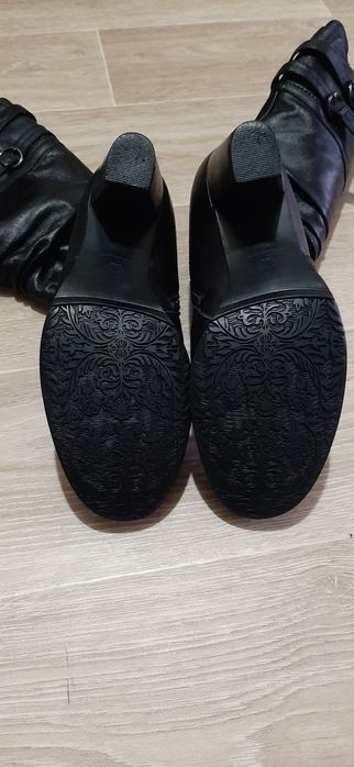 Кожаные женские сапоги