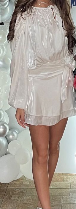 Бяла актуална рокля