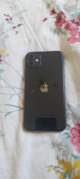 Продам рабочий Айфон 11