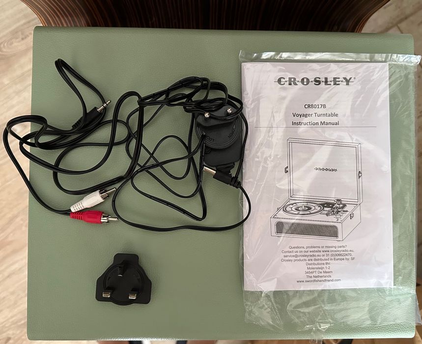 Грамофон Crosley Voyager