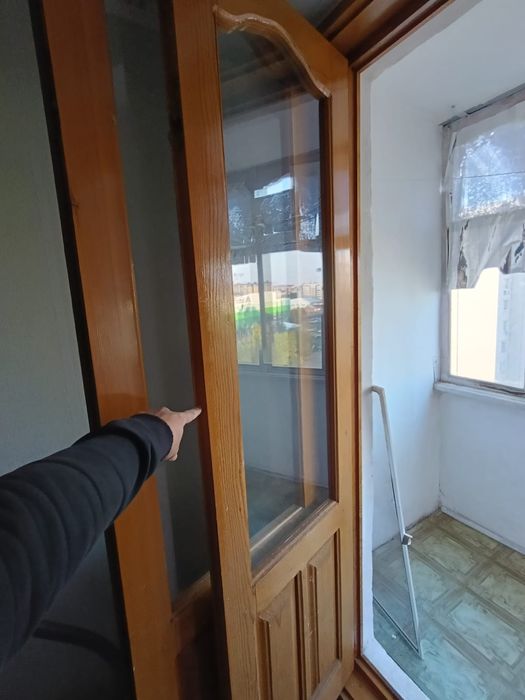 Продам окно с дверью деревянные б/у