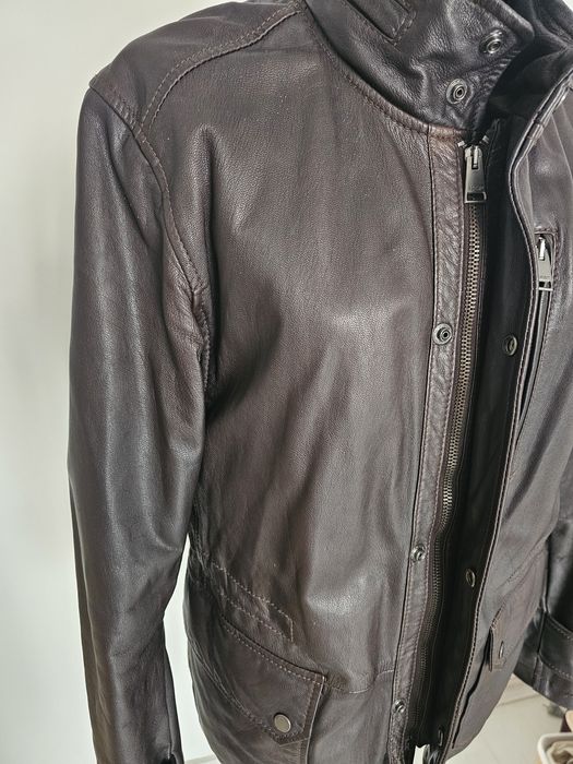 Geaca Joop-Belstaff din piele.