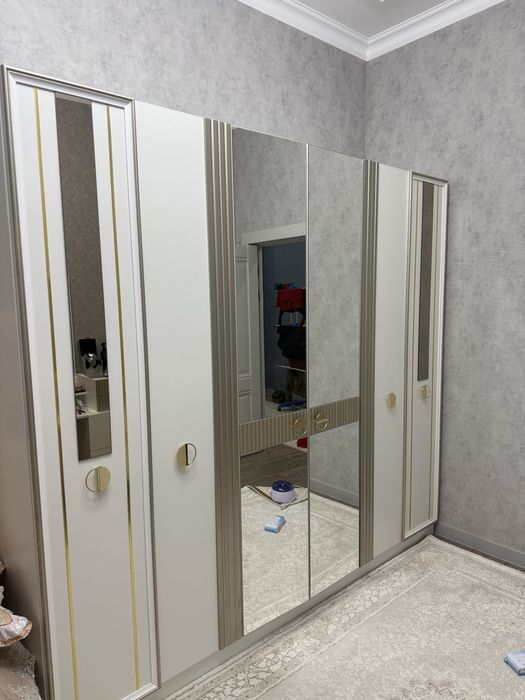 Кровать отдельно продается