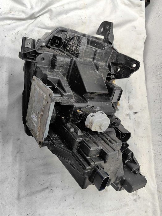 Оригинален фар Vw Amarok IQ.Light