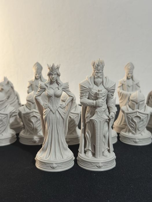 Regnum chess set