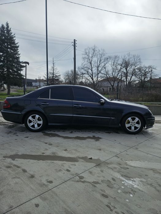 Mercedes-Benz E320 Avangarde