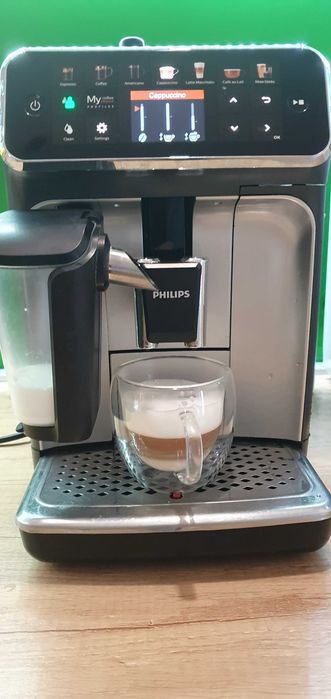 Espressor automat Philips LatteGo Seria 5400 EP5444/70