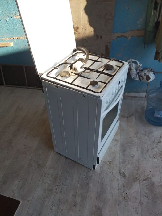 Продам газплиту Дарина с редуктором