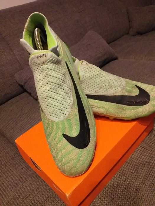 Adidași fotbal.Nike Phantom GX